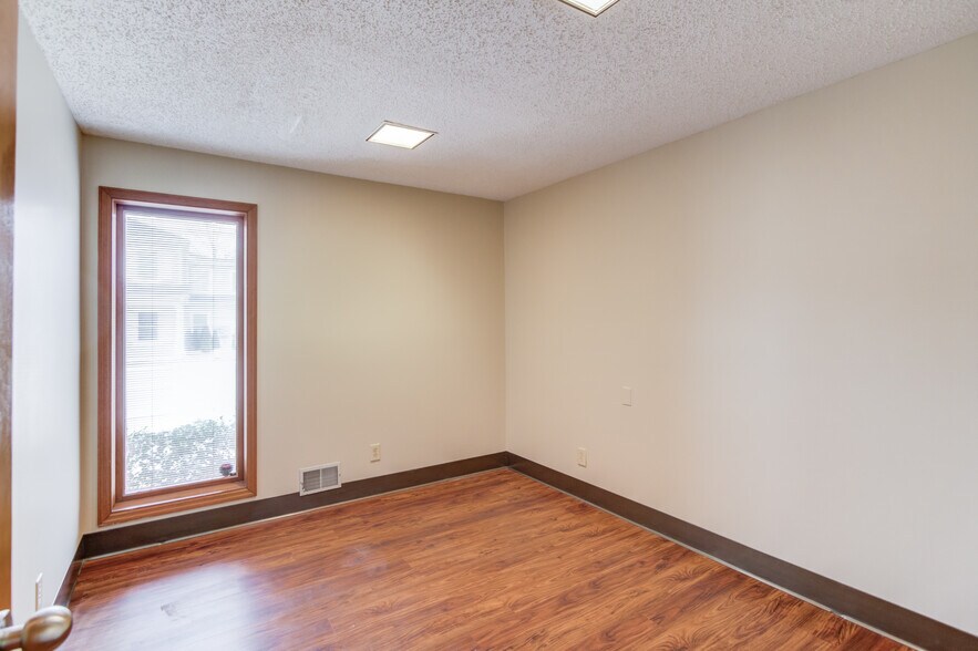 63 W Candler St, Winder, GA à louer - Photo intérieure - Image 3 de 13