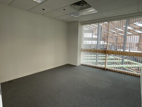 600 Holiday Plaza Dr, Matteson, IL for lease Interior Photo- Image 2 of 4