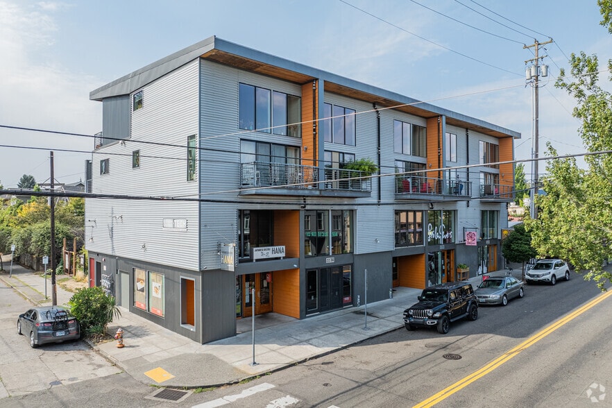 2220-2236 NE Alberta St, Portland, OR for lease - Building Photo - Image 3 of 26