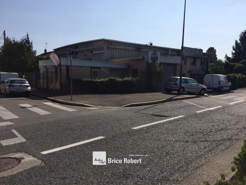 13 Rue Du Canal, Villeurbanne à louer - Photo du bâtiment - Image 1 de 3