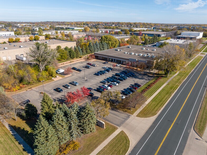 6900 W 110th St, Bloomington, MN à vendre - Photo du bâtiment - Image 2 de 23