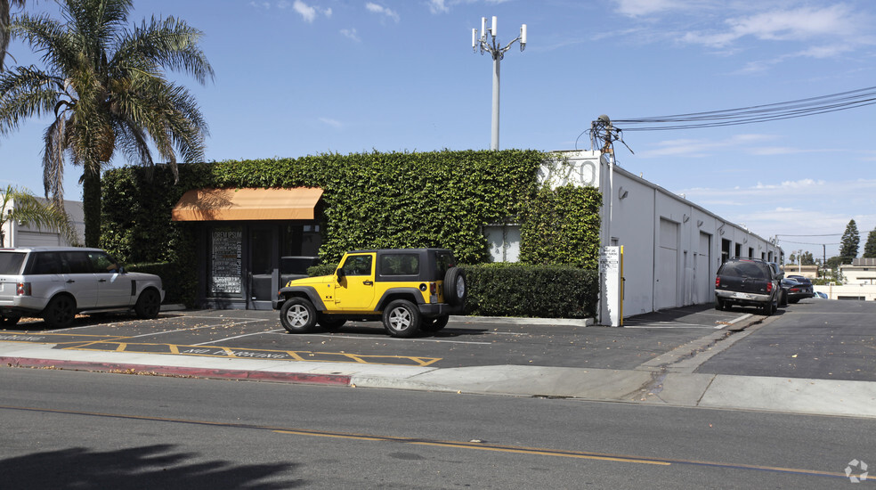 770 W 17th St, Costa Mesa, CA à louer - Photo principale - Image 1 de 5