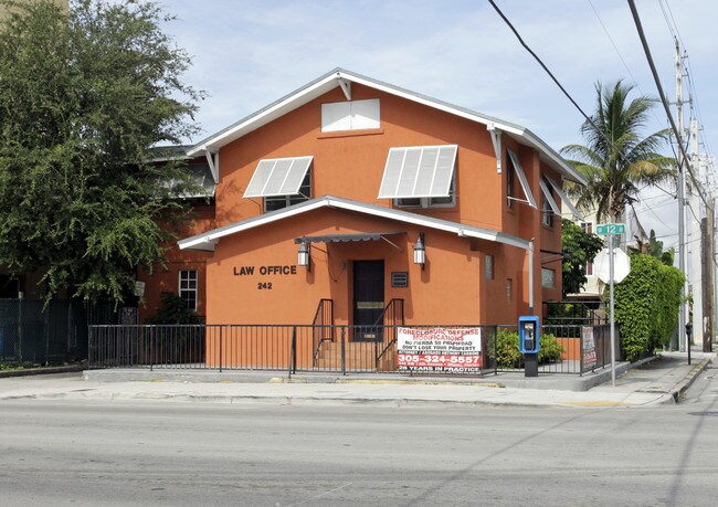 Plus de détails pour 242 NW 12th Ave, Miami, FL - Bureau à vendre