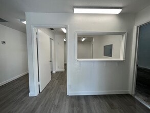 3700-3798 NW 16th St, Lauderhill, FL à louer Photo intérieure- Image 2 de 7