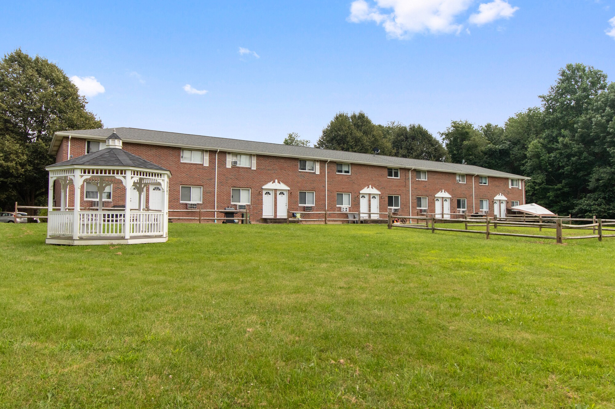 12 Balaban Rd, Colchester, CT à vendre Photo du bâtiment- Image 1 de 1