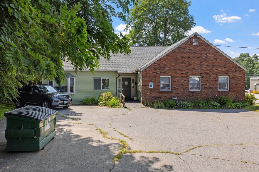 214 Lake St, Bristol, NH à vendre - Photo du bâtiment - Image 1 de 77