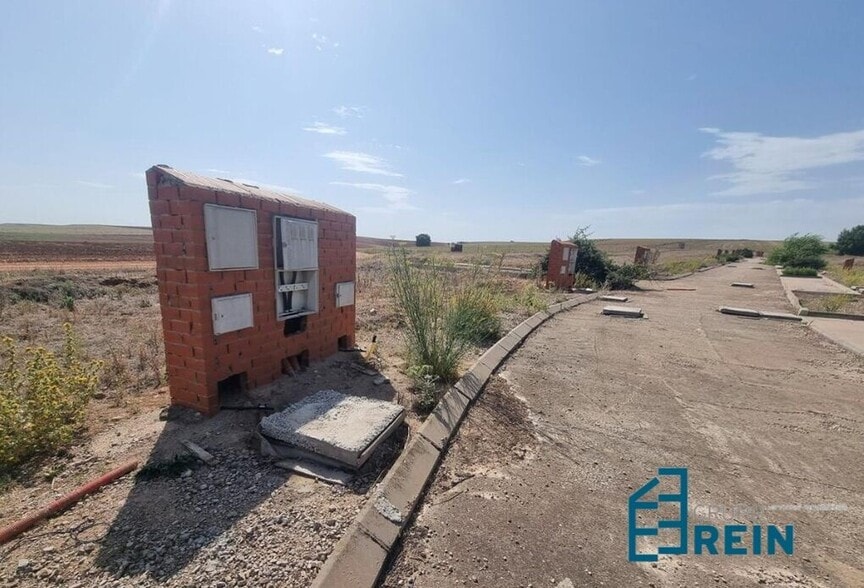 Land in Villanueva de la Torre, Guadalajara for sale - Building Photo - Image 2 of 4