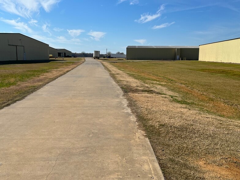Cajun drive, Winnsboro, LA à vendre - Photo du bâtiment - Image 2 de 36