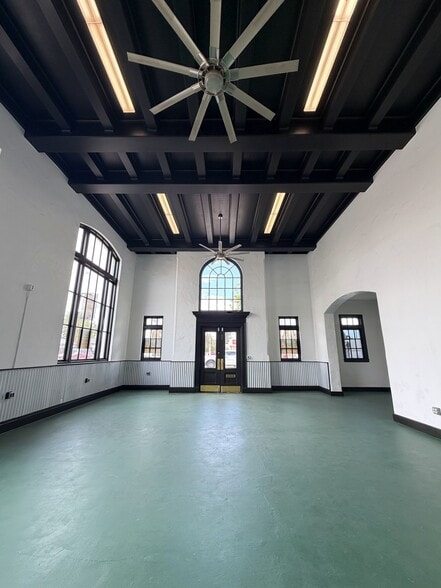 701-713 Main St, Ramona, CA for lease - Interior Photo - Image 2 of 11