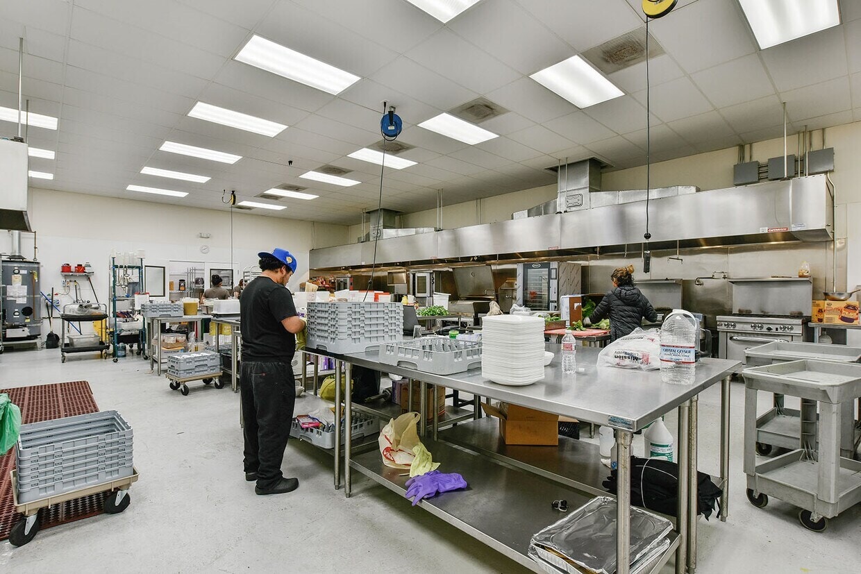 1409 Egbert Ave, San Francisco, CA à louer Photo intérieure- Image 1 de 9