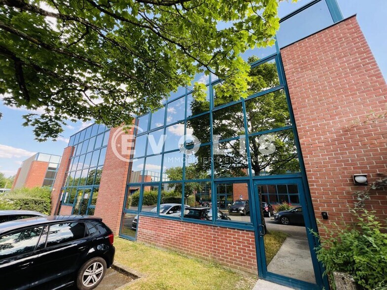 Office in Savigny-le-Temple for lease - Building Photo - Image 2 of 11