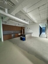 523 W 6th St, Los Angeles, CA for lease Interior Photo- Image 1 of 2