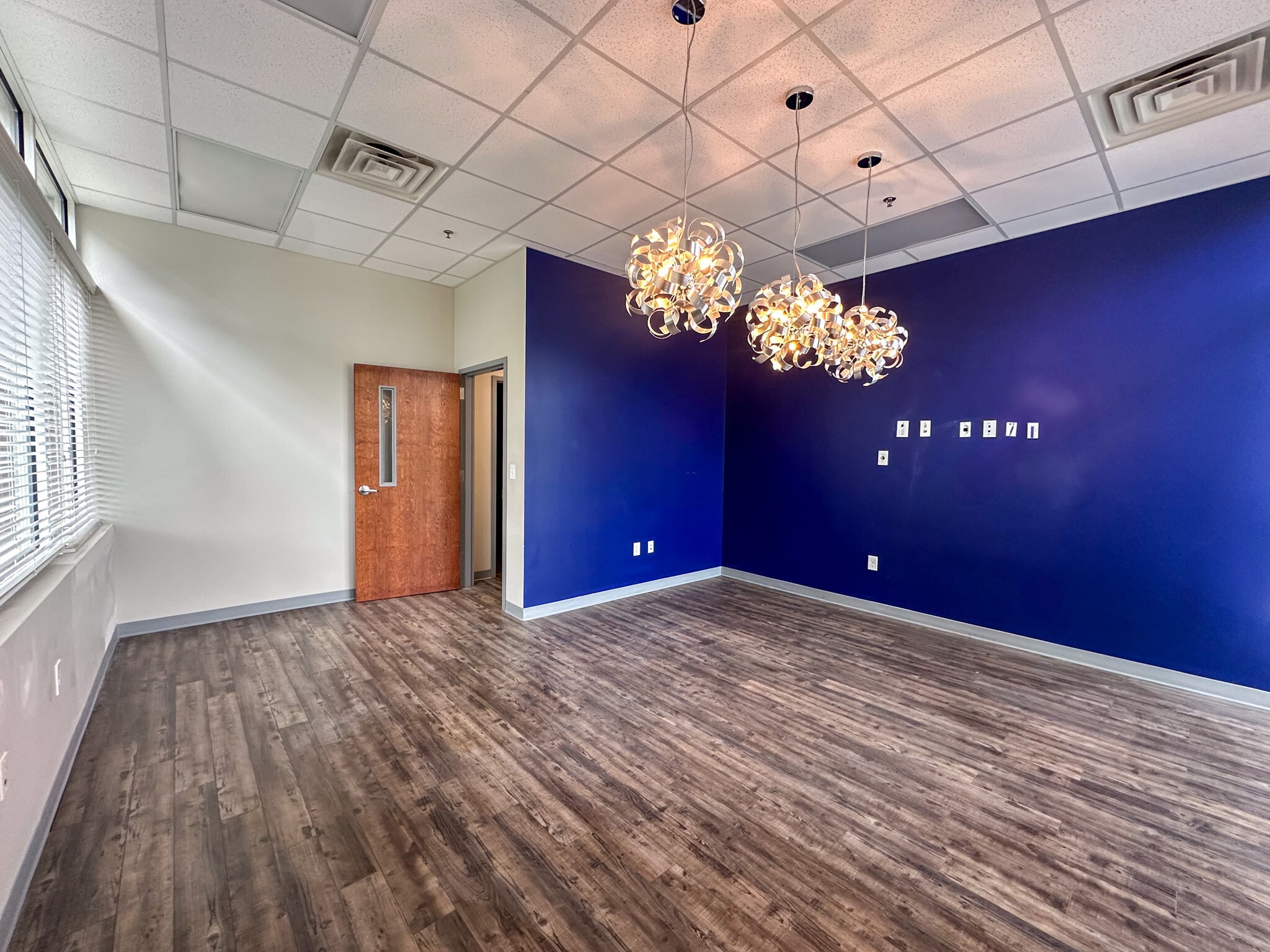 7027 Old Madison Pike NW, Huntsville, AL for lease Interior Photo- Image 1 of 9