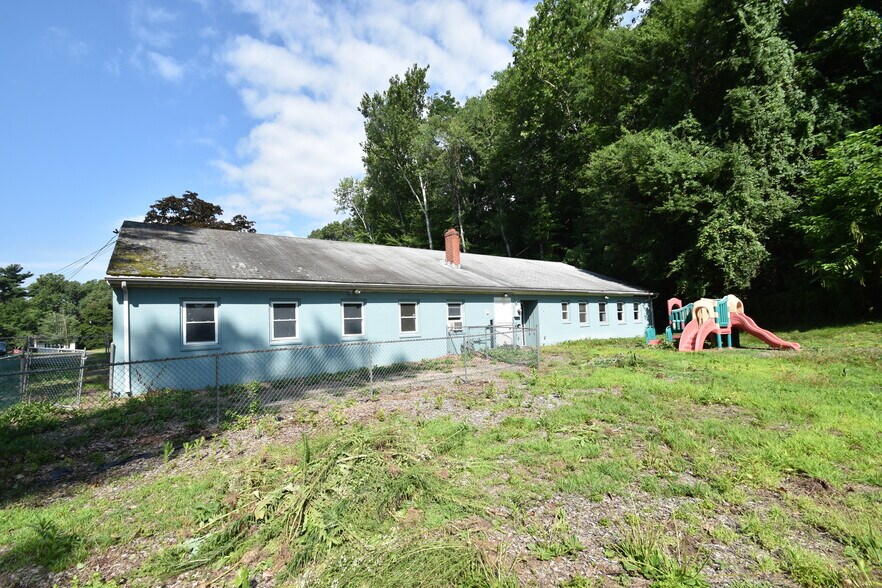 194 House St, Glastonbury, CT à vendre - Photo du bâtiment - Image 3 de 22