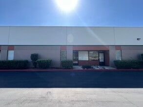 555 W Allen Ave, San Dimas, CA for lease Interior Photo- Image 2 of 4