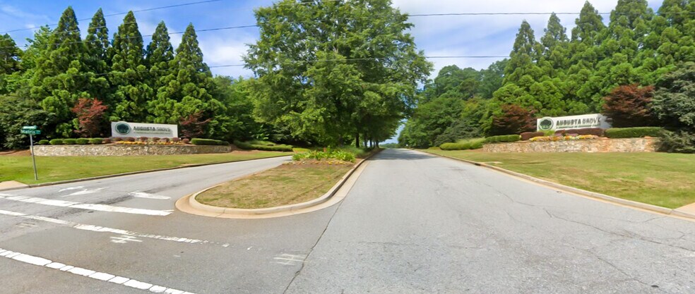 2 Matrix Parkway Pky, Piedmont, SC à vendre - Photo du bâtiment - Image 2 de 5