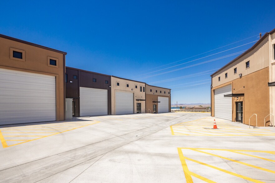 1191 Lake Havasu Ave, Lake Havasu City, AZ for lease - Building Photo - Image 2 of 38