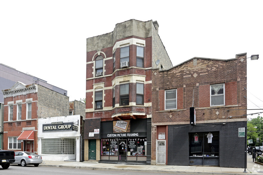 Wicker Park Duo - Commercial/ Residentia portfolio of 2 properties for sale on LoopNet.ca - Building Photo - Image 3 of 8