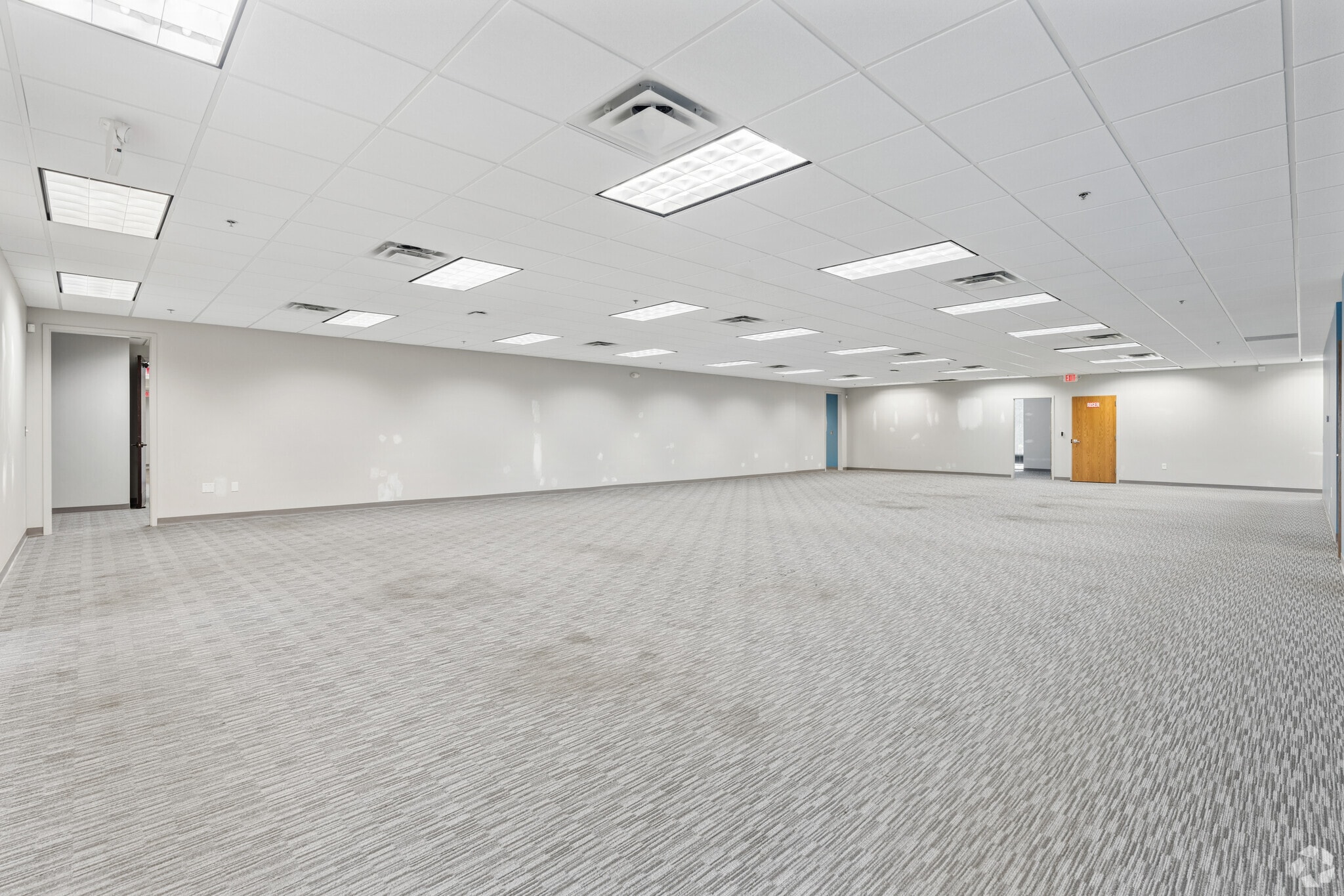 1000 Holcomb Woods Pky, Roswell, GA for lease Interior Photo- Image 1 of 7