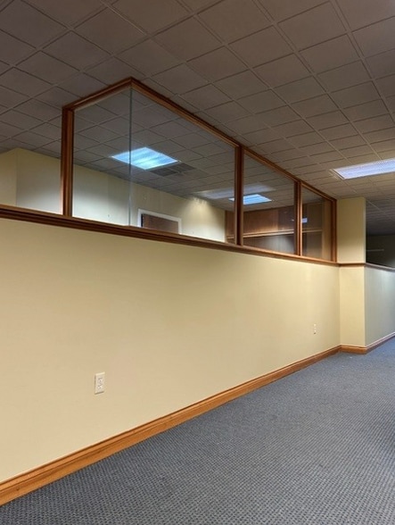 7086 Corporate Way, Dayton, OH for lease - Building Photo - Image 3 of 35