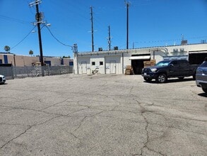 14942 Delano St, Van Nuys, CA for lease Building Photo- Image 2 of 6