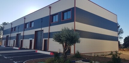 Av. de Varsovie, Signes for lease Interior Photo- Image 1 of 5