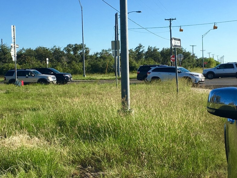 1636 W Market St, Rockport, TX for sale - Building Photo - Image 3 of 6