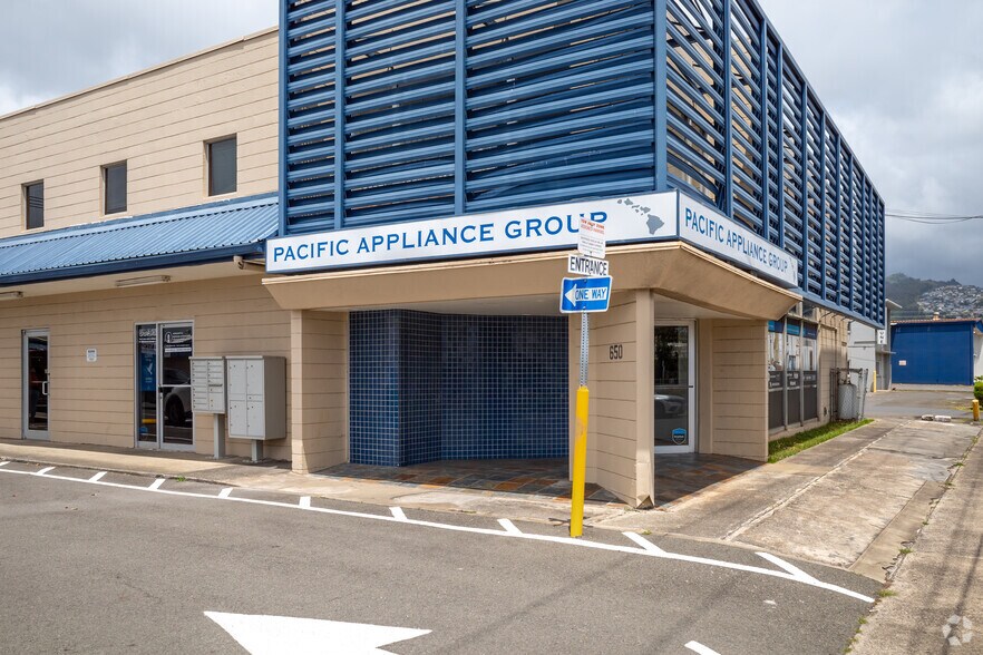 650 Kohou St, Honolulu, HI à louer - Photo du bâtiment - Image 3 de 5