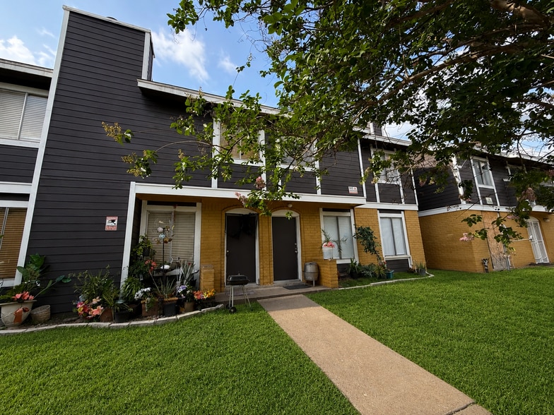 12606 Ashford Meadow Dr, Houston, TX for sale - Building Photo - Image 2 of 21