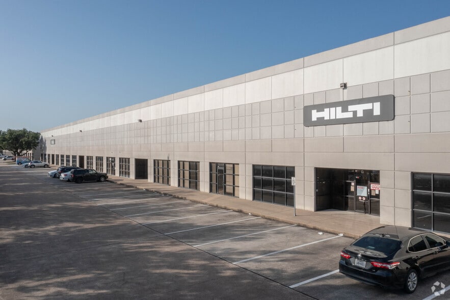 11727 S Sam Houston Pky W, Houston, TX for lease - Building Photo - Image 2 of 7