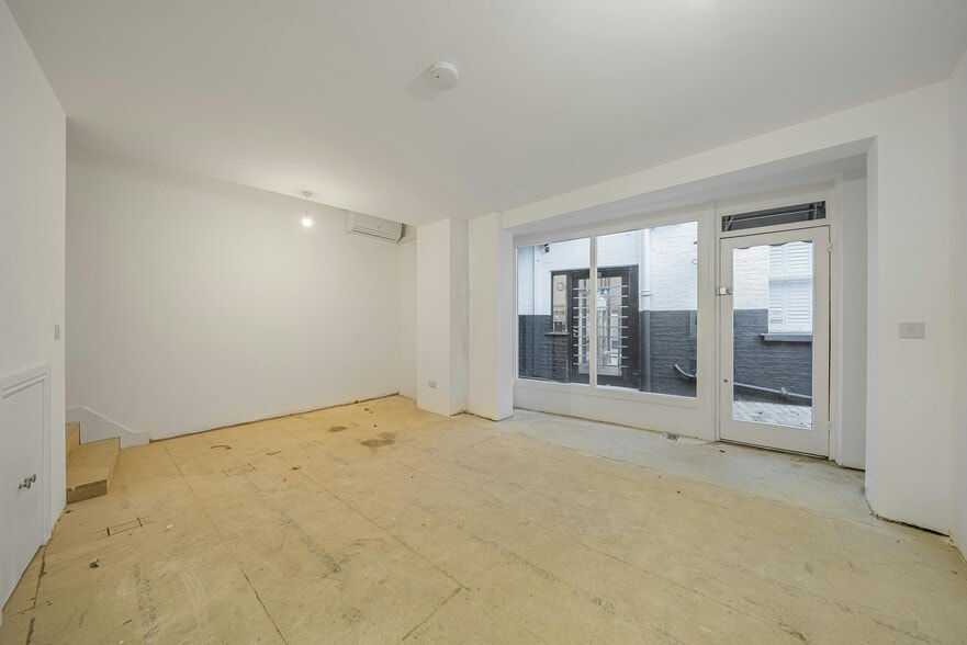 12 Heath St, London for lease - Building Photo - Image 2 of 5