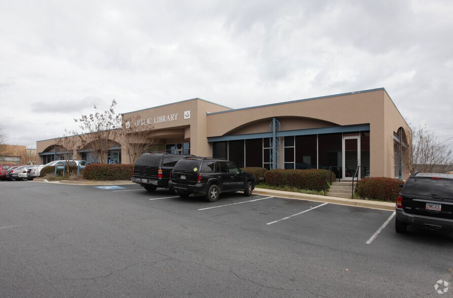 110 Holiday Dr, Macon-Bibb, GA à vendre - Photo du bâtiment - Image 2 de 15