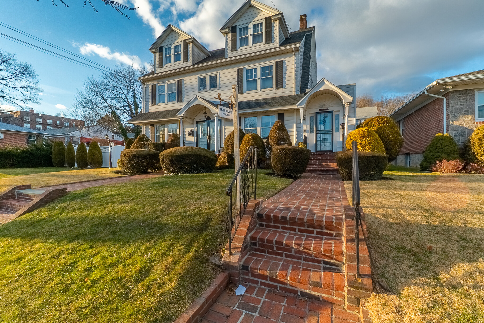 19115 Hillside Ave, Hollis, NY à vendre Photo principale- Image 1 de 1