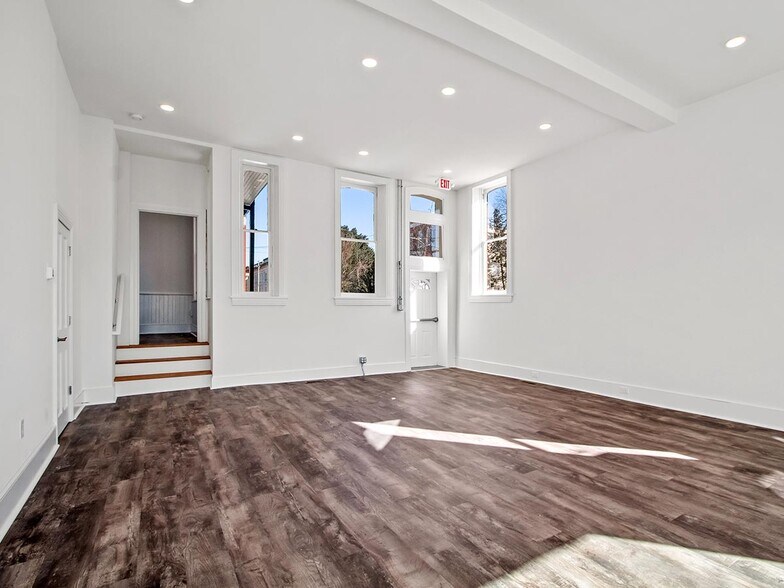 153 S Beaver St, York, PA à louer - Photo du bâtiment - Image 3 de 8