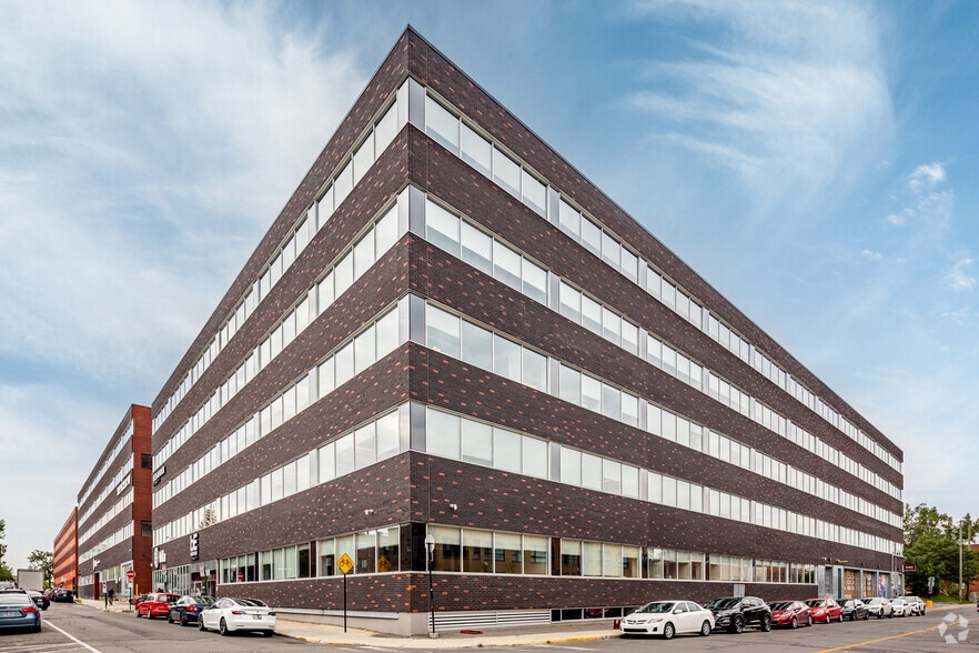 6666 Rue Saint-Urbain, Montréal, QC à louer - Photo principale - Image 1 de 10