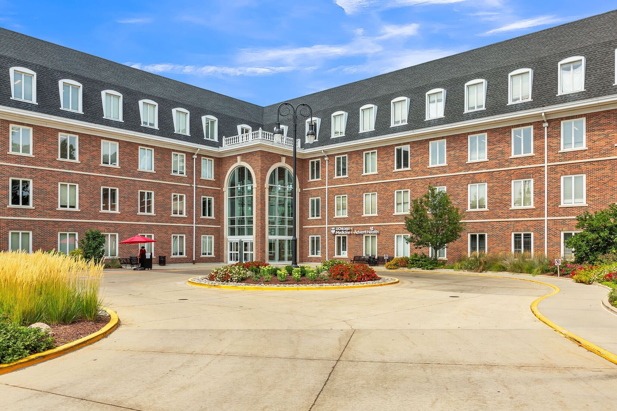 908 N Elm St, Hinsdale, IL à louer Photo principale- Image 1 de 12