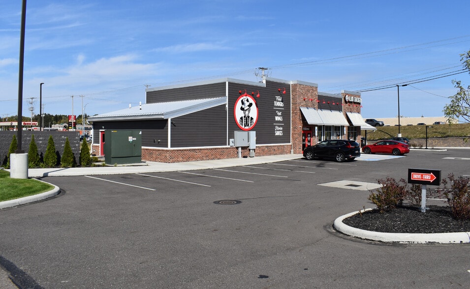 4990 Fulton Dr NW, Canton, OH for lease - Building Photo - Image 3 of 6