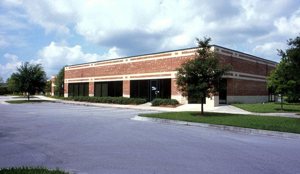330 Corporate Way, Orange Park, FL for lease - Building Photo - Image 2 of 4