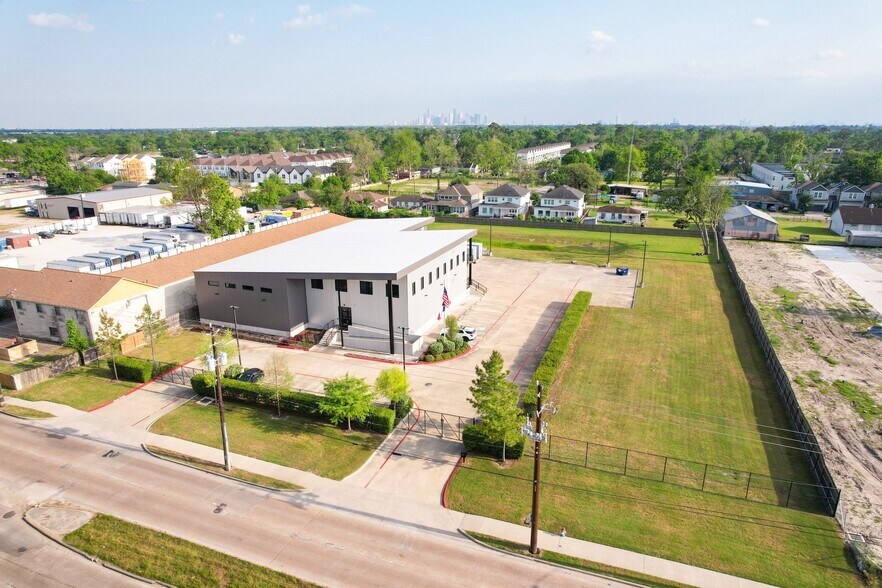411 W Tidwell Rd, Houston, TX à vendre - Photo principale - Image 2 de 21