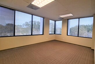 4417 Beach Blvd, Jacksonville, FL for lease Interior Photo- Image 2 of 3