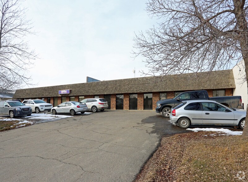 27-29 Rayborn Cres, St. Albert, AB à vendre - Photo principale - Image 1 de 1