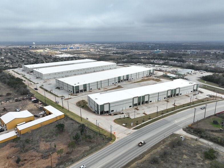 13644 Toepperwein Rd, Live Oak, TX for lease - Building Photo - Image 3 of 29