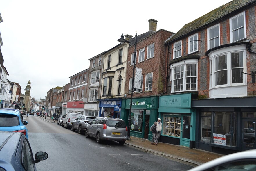 44 High St, Newport for sale - Building Photo - Image 3 of 3