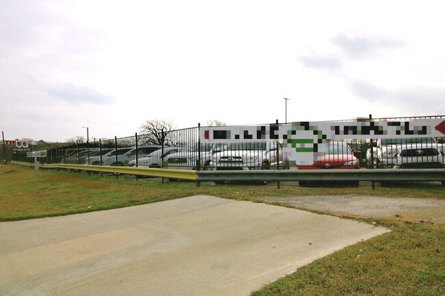 Plus de détails pour 4108 University Drive & Geesling rd, Denton, TX - Commerce de détail à louer