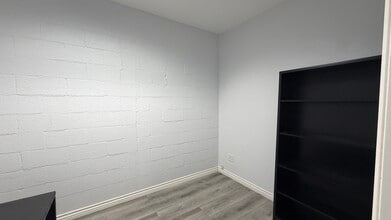 10545 Burbank Blvd, North Hollywood, CA for lease Interior Photo- Image 1 of 6