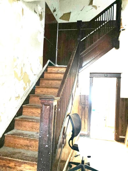 812 Upshur St NW, Washington, DC for sale - Interior Photo - Image 3 of 9