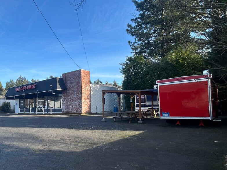 3230 SW 87th Ave, Portland, OR à vendre - Photo du bâtiment - Image 2 de 7