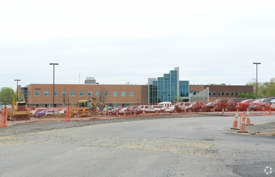 4310 Londonderry Rd, Harrisburg, PA à louer - Photo principale - Image 2 de 3