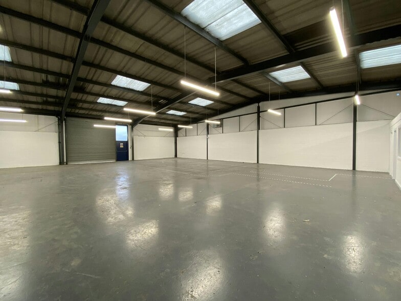 20 Tollpark Rd, Cumbernauld à louer - Photo du bâtiment - Image 2 de 10
