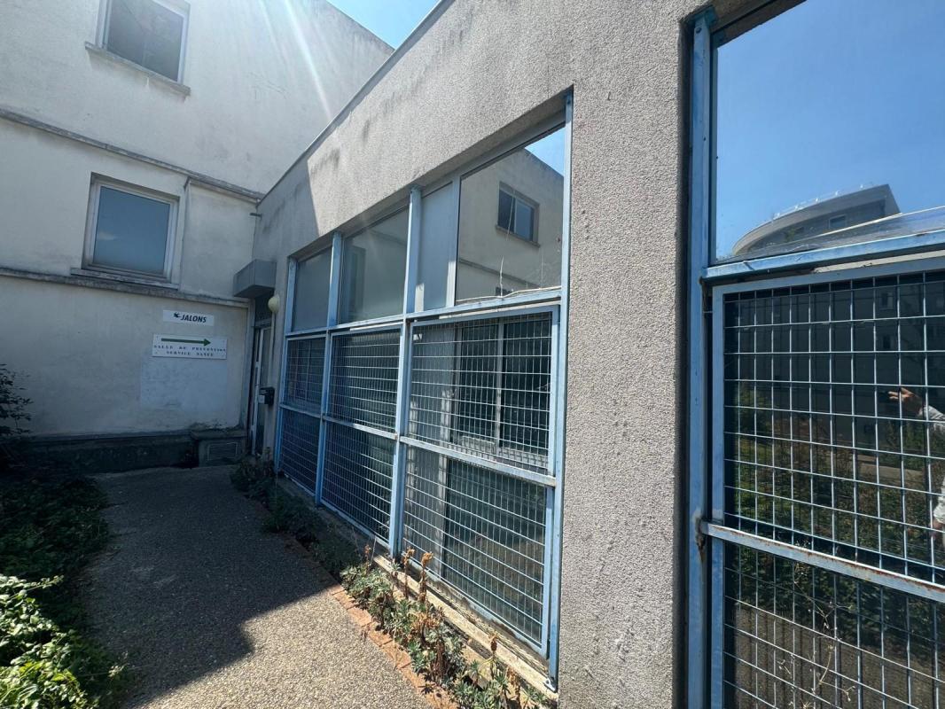 55 Rue Charles Frérot, Gentilly à vendre Photo du bâtiment- Image 1 de 23